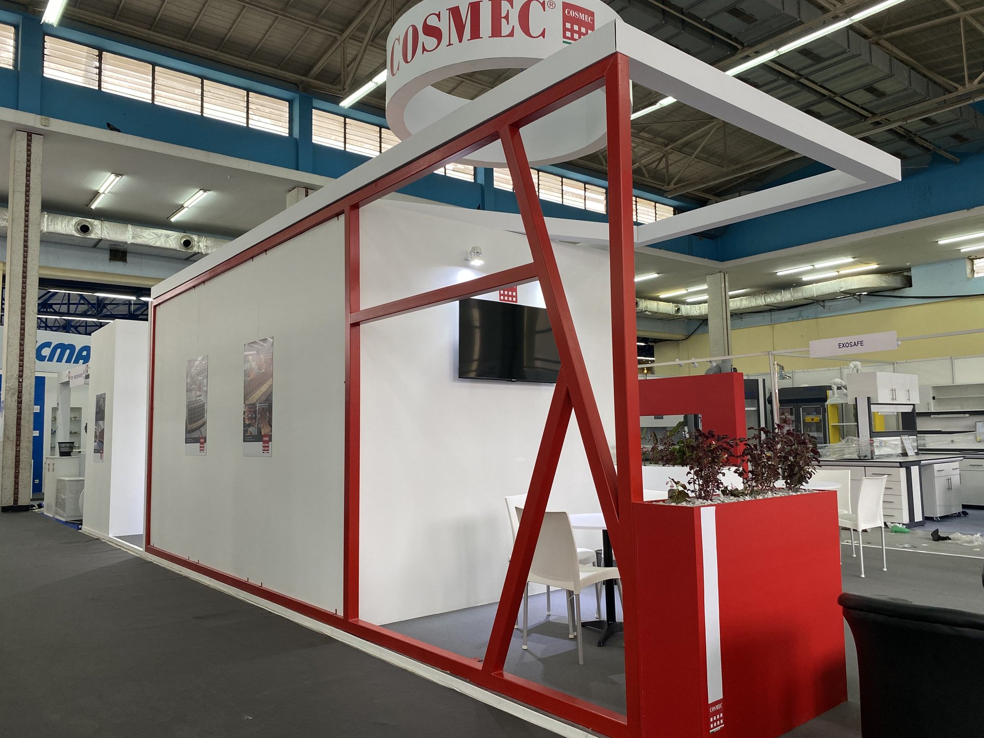 Cosmec Italy stand at Batimatec